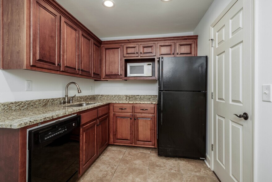 More Photos Of 515 Hargrove Rd E, Tuscaloosa Office Residential For Lease