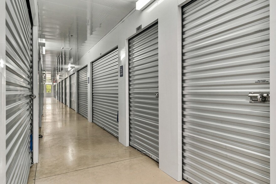 More Photos Of 5141 Cromwell Dr, Kyle Self Storage For Lease