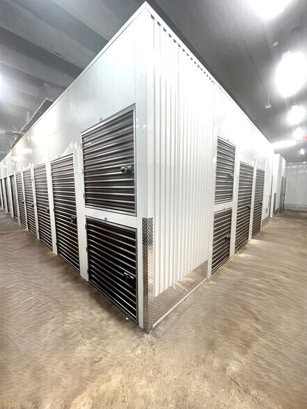 More Photos Of 1909-2099 Opa Locka Blvd, Miami Warehouse For Lease