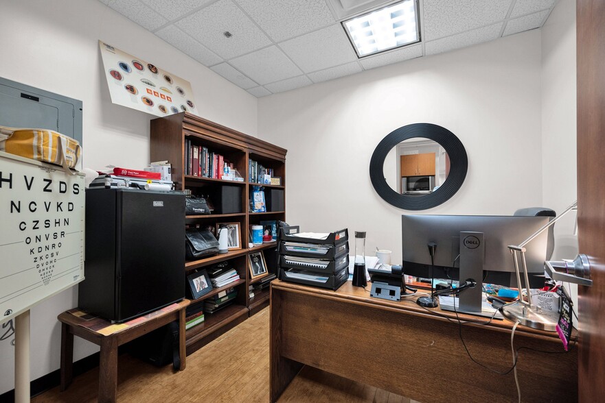 More Photos Of 8404 E Shea Blvd, Scottsdale Medical For Lease