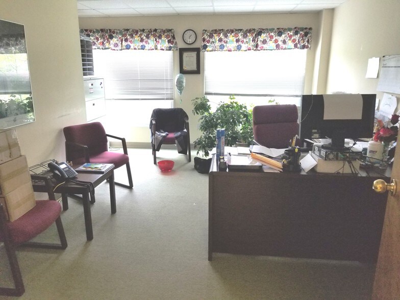 More Photos Of 163 Cedar St, Branford Medical For Lease