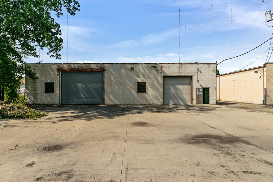 More Photos Of 32537 Parklane Ave, Garden City Industrial For Sale