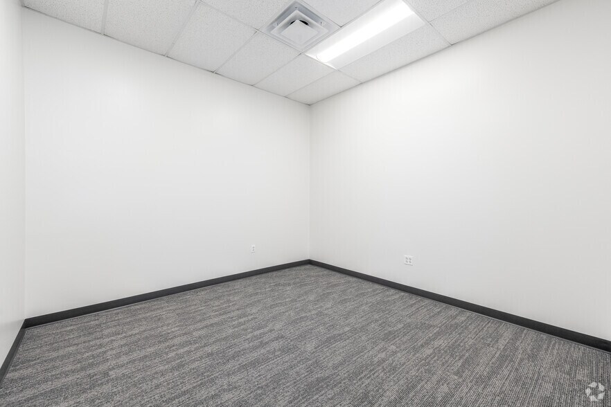 More Photos Of 610 Chelsea Rd, Aberdeen Warehouse For Lease