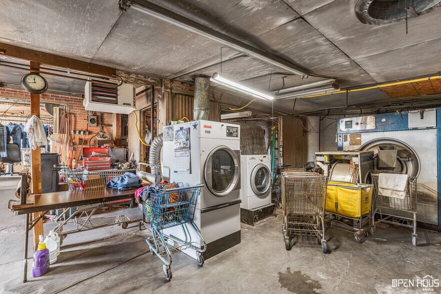 More Photos Of 1915 Kemp Blvd, Wichita Falls Office For Sale