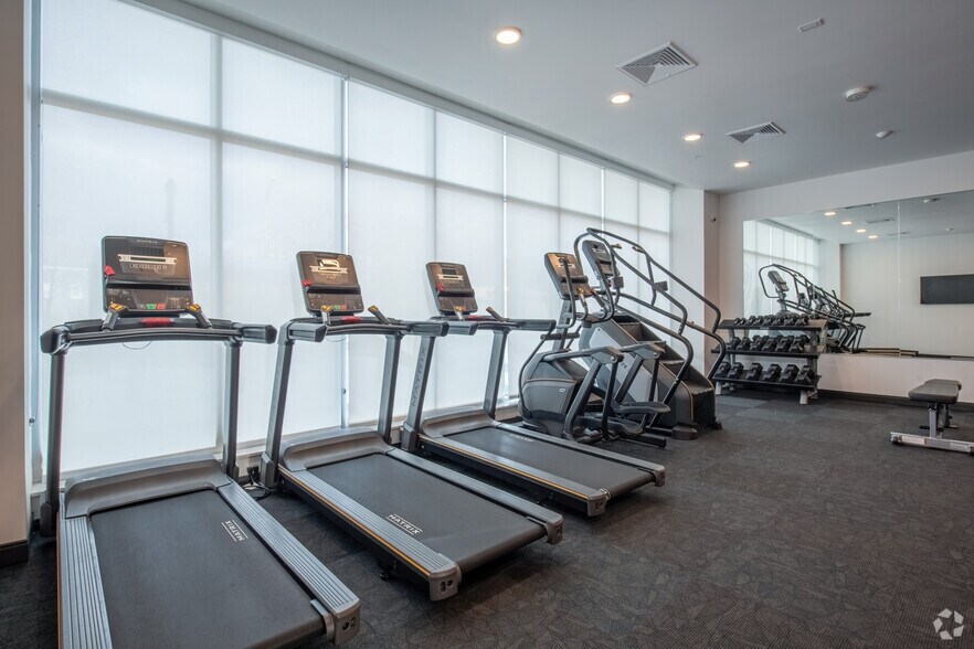 More Photos Of 2521 East Washington Ave, Madison Apartments For Lease