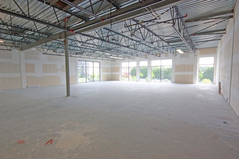 More Photos Of 30475 Cardinal Ave, Abbotsford Office For Sale