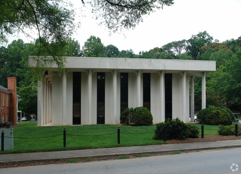 More Photos Of 90 W Wieuca Rd NE, Atlanta Office For Sale