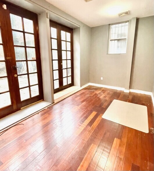 More Photos Of 175 7th Ave, Brooklyn Storefront Retail Residential For Lease