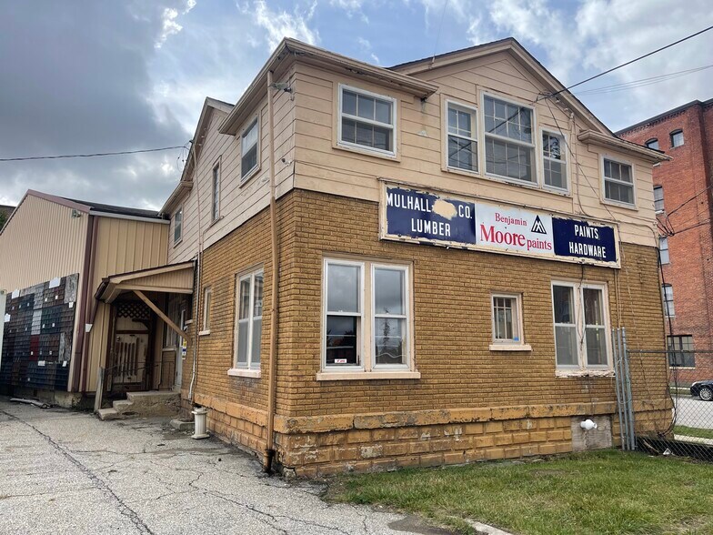 More Photos Of 211 S Elm St, Owosso Flex For Sale