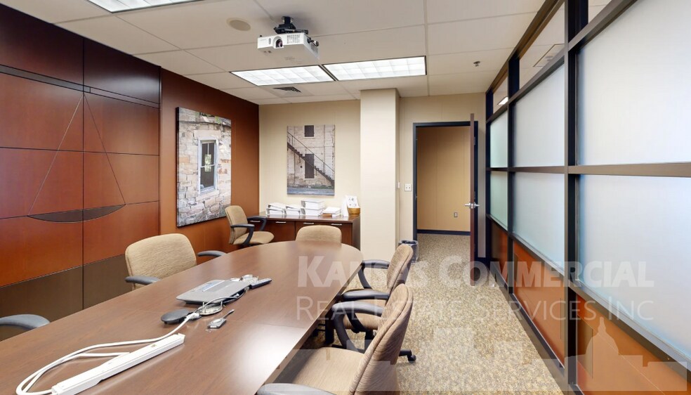 More Photos Of 818 S Kansas Ave, Topeka Office For Lease