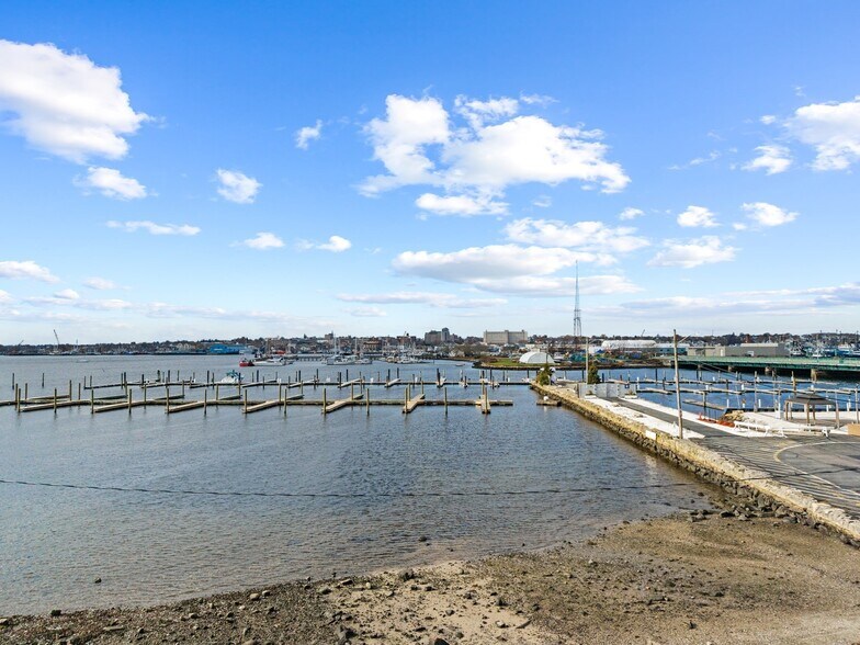 More Photos Of 98 Middle St, Fairhaven Service For Sale