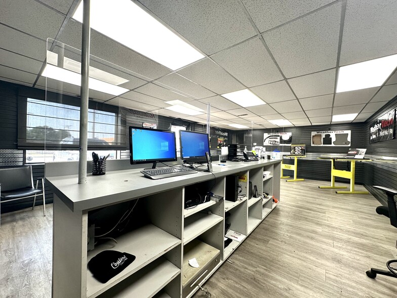 More Photos Of 2821 Garland St, Niles Auto Repair For Sale