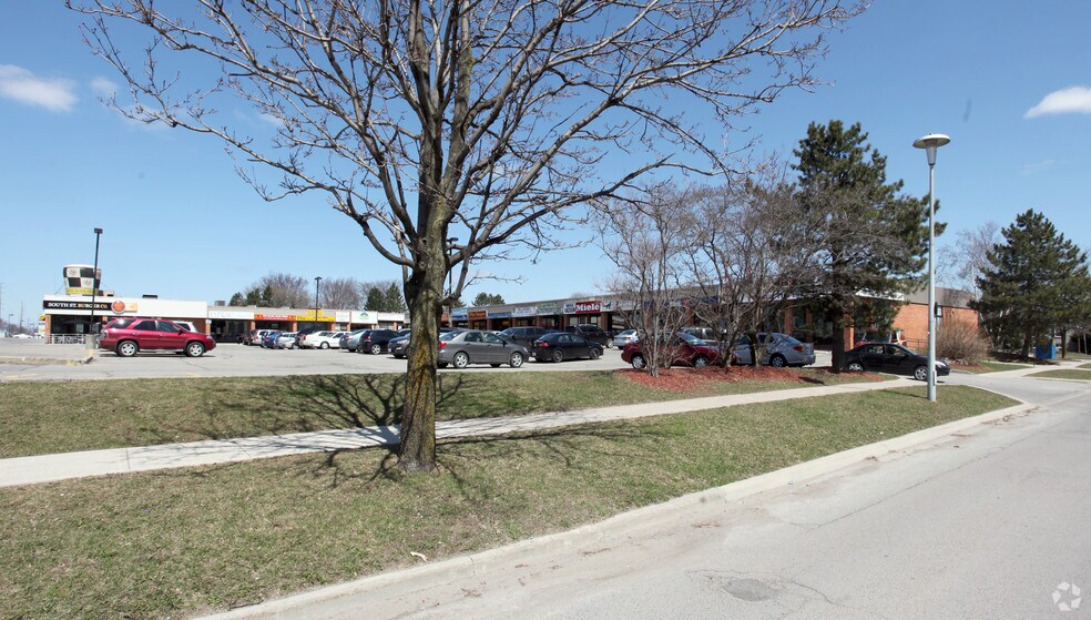 More Photos Of 16925 Yonge St, Newmarket Freestanding For Lease