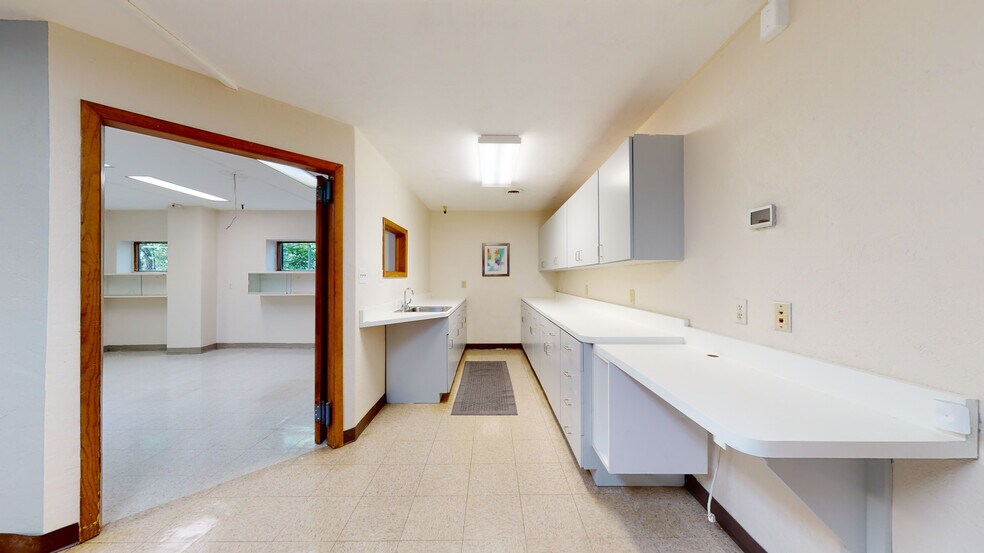 More Photos Of 12249 US Route 30, North Huntingdon Veterinarian Kennel For Sale