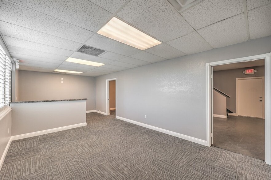 More Photos Of 5965 Harrison Dr, Las Vegas Warehouse For Lease