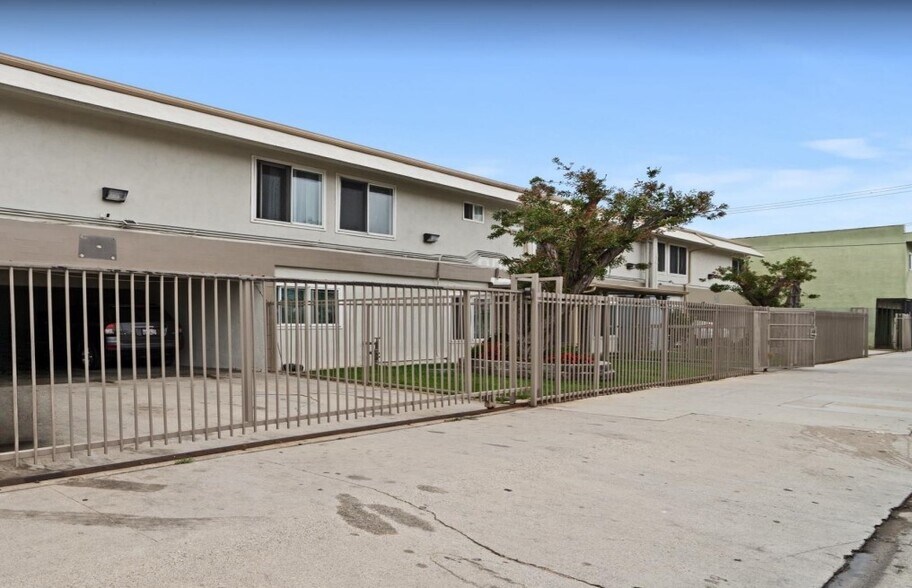 Primary Photo Of 10720 Burin Ave, Lennox Apartments For Sale