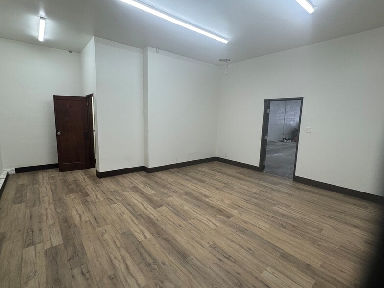 More Photos Of 4228 E Washington Blvd, Commerce Warehouse For Sale