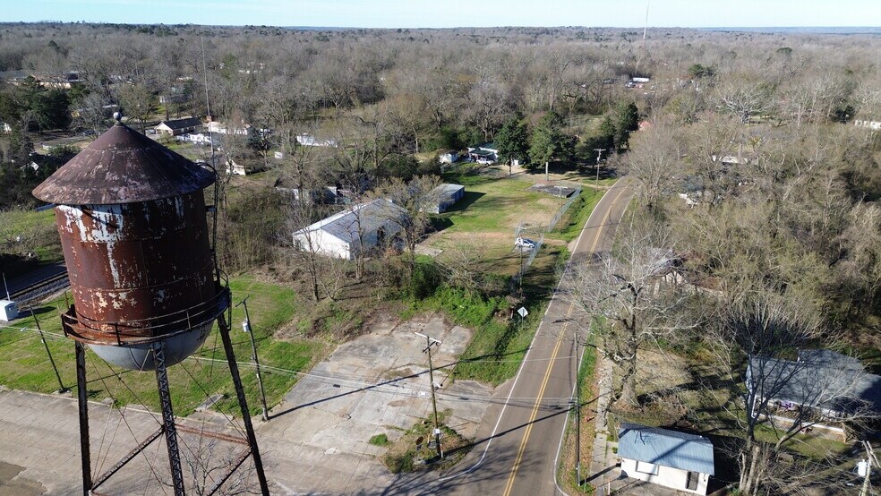 More Photos Of 203 Vicksburg St, Edwards Flex For Sale