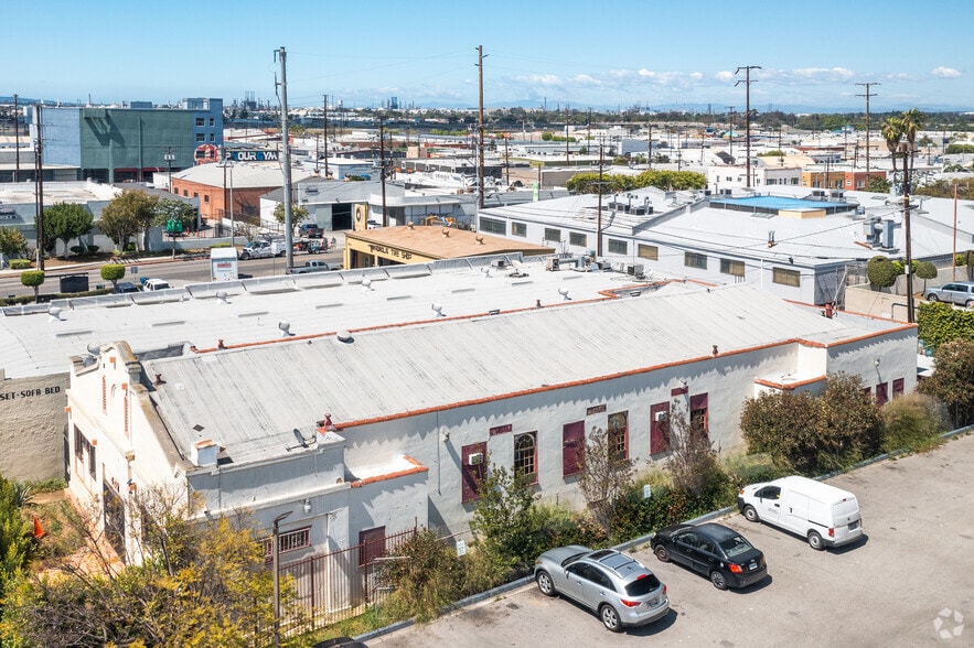 More Photos Of 439 W Anaheim St, Long Beach Freestanding For Sale