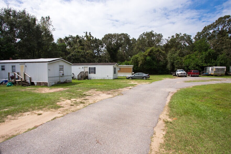 More Photos Of 9771 Guidy Ln, Pensacola Manufactured Housing Mobile Home Park For Sale