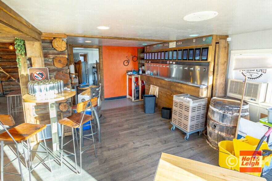 More Photos Of 252 Front St, Monument Freestanding For Sale