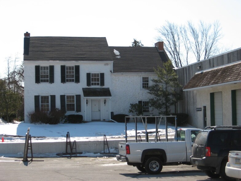 More Photos Of 1139 Phoenixville Pike, West Chester Warehouse For Lease