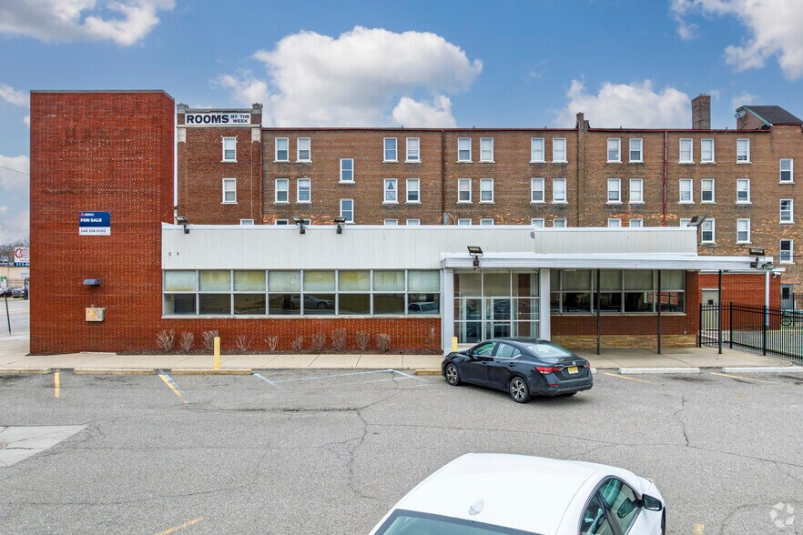 More Photos Of 11606 Woodward Ave, Detroit General Retail For Sale