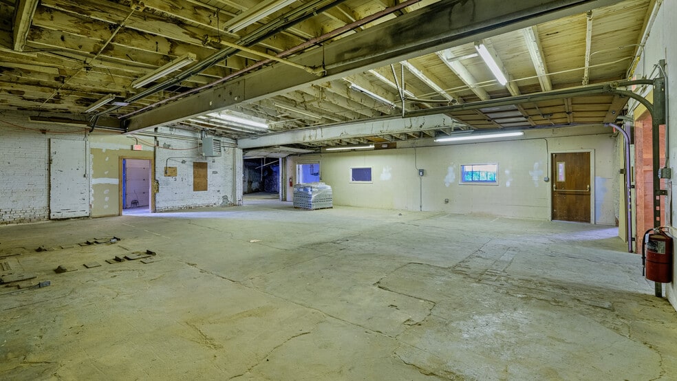 More Photos Of 47 Maple Ave, Flemington Light Manufacturing For Lease