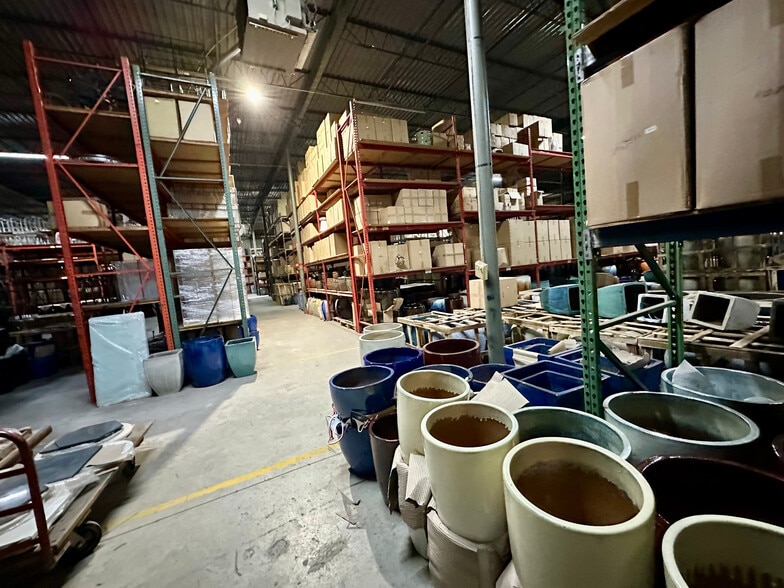 More Photos Of 3580-3588 Broad St, Chamblee Distribution For Sale