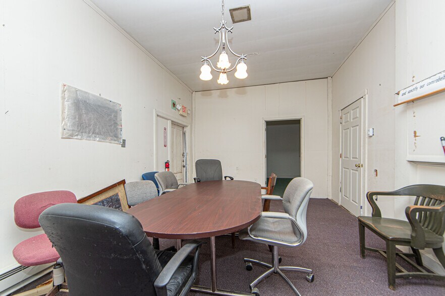 More Photos Of 913 Old Buckingham Rd, Cumberland Lodge Meeting Hall For Sale