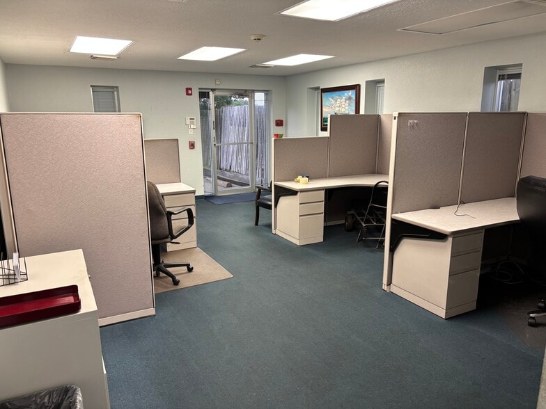 More Photos Of 3223 Trebor St, Pasadena Distribution For Lease