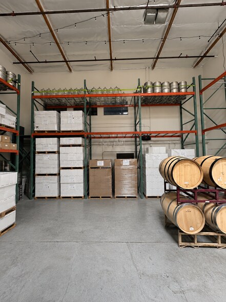 More Photos Of 24900 Anza Dr, Valencia Warehouse For Lease