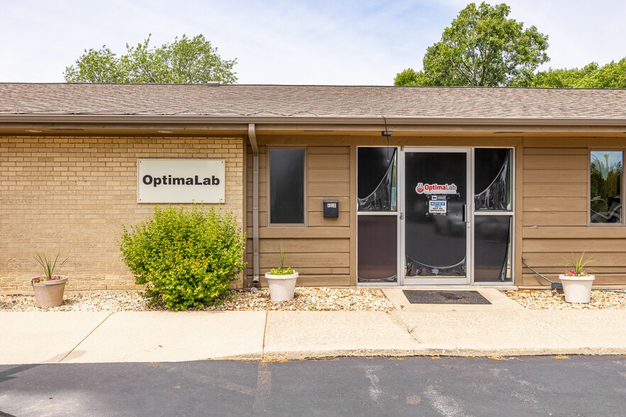 More Photos Of 402 W Boughton Rd, Bolingbrook Medical For Sale