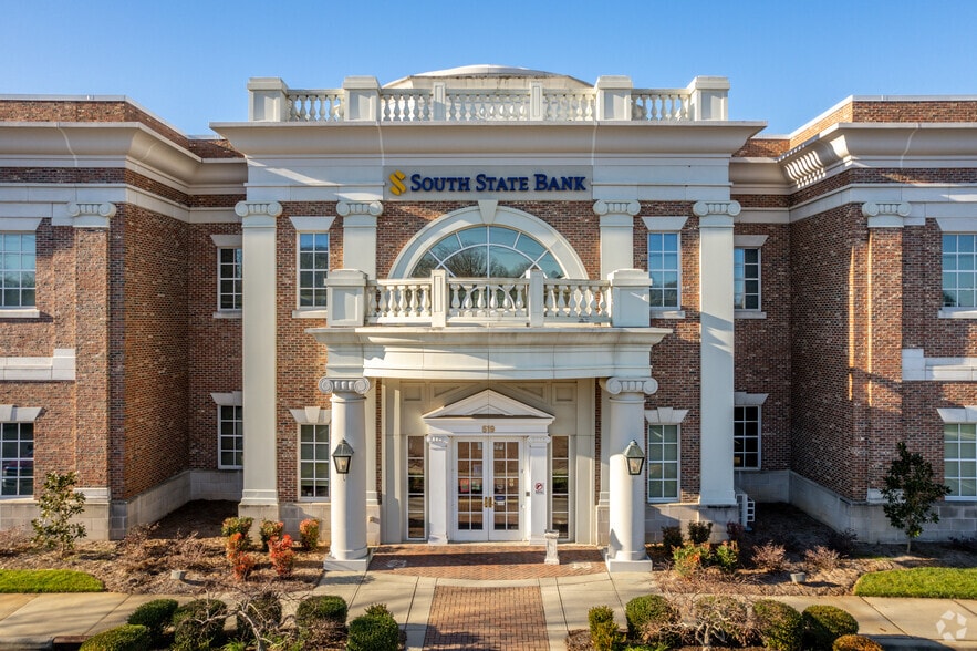 More Photos Of 519 S New Hope Rd, Gastonia Bank For Lease