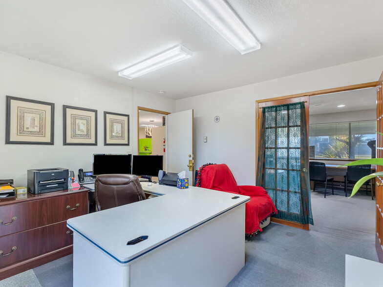 More Photos Of 1010 3rd Ave, Seaside Office For Sale