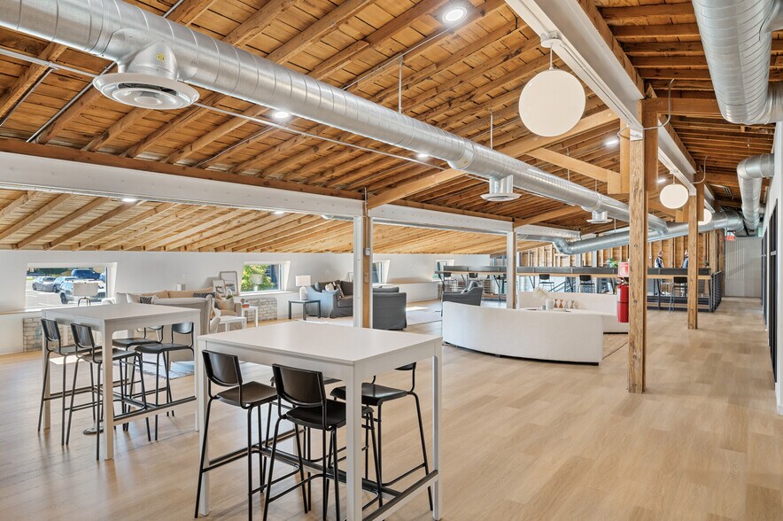 More Photos Of 1153 SE 16th Ave, Minneapolis Coworking Space