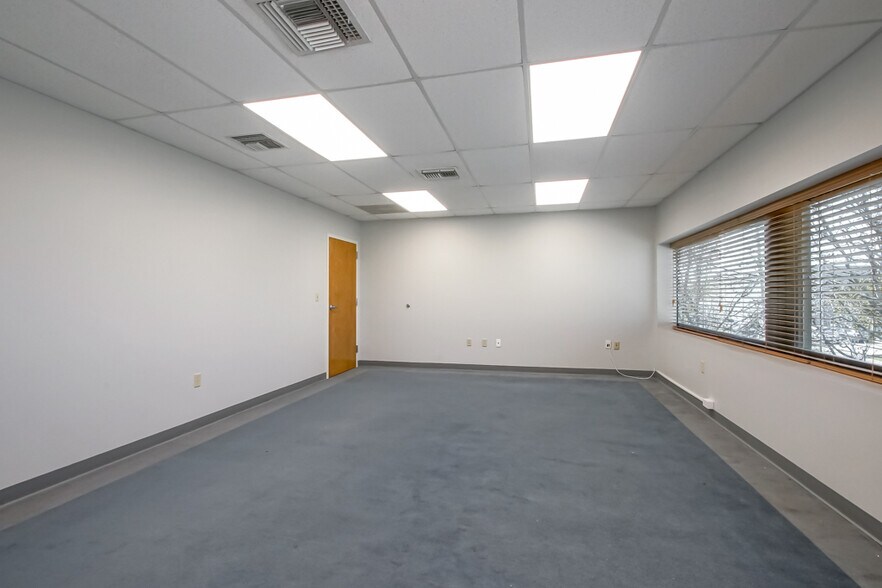 More Photos Of 1425 Sams Ave, New Orleans Office For Sale