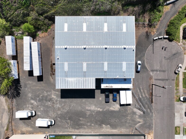 More Photos Of 524 SW 12th St, Pendleton Industrial For Sale