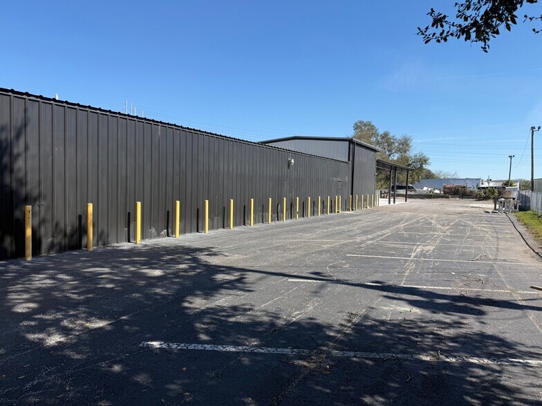 More Photos Of 11475 49th St N, Clearwater Warehouse For Lease