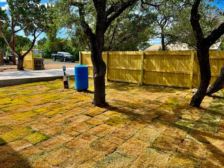 More Photos Of 25102 Whitney Dr, Spicewood Warehouse For Sale