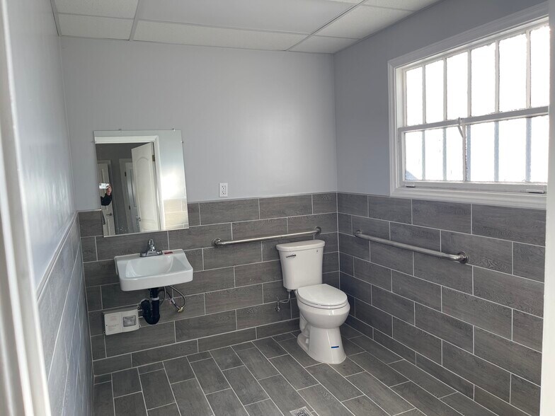 More Photos Of 639 N Lake Ave, Pasadena Storefront Retail Office For Lease