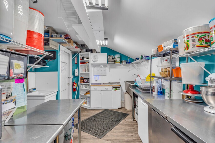 More Photos Of 59 N Main St, Manahawkin Freestanding For Sale