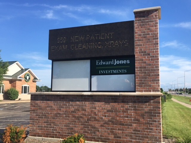 More Photos Of 2429 Randall Rd, Carpentersville Storefront Retail Office For Lease