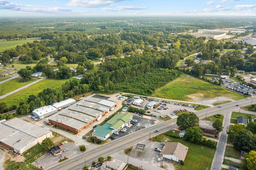 More Photos Of 711 E Rose St, Smithfield Warehouse For Sale