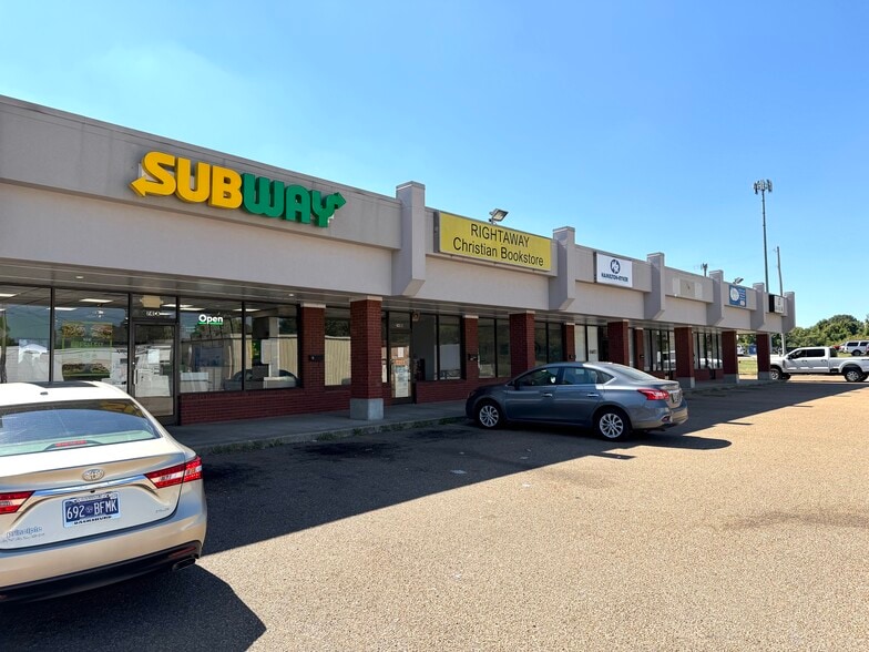 More Photos Of 741 Hwy 51 N, Covington Storefront For Sale