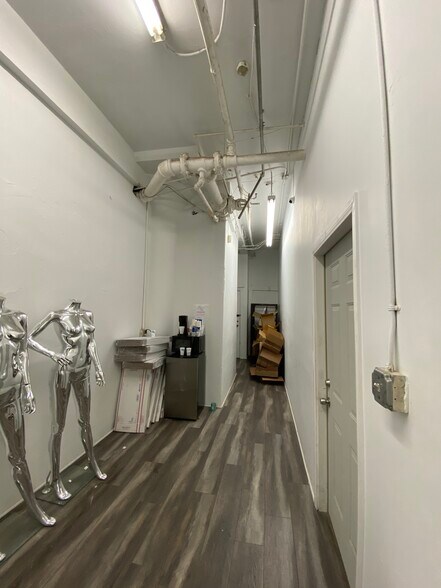 More Photos Of 1114 S Los Angeles St, Los Angeles Warehouse For Sale