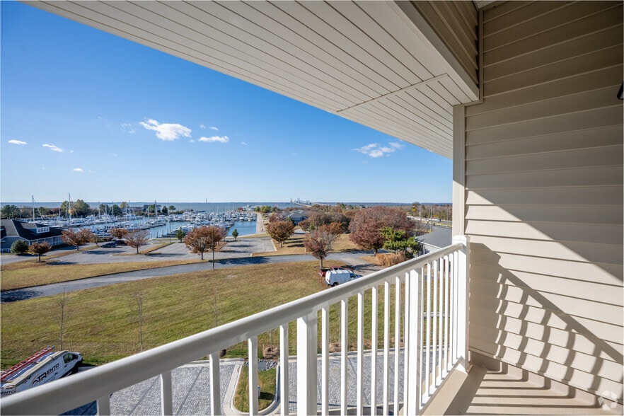 More Photos Of 214 Pier 1 Rd, Stevensville Apartments For Sale