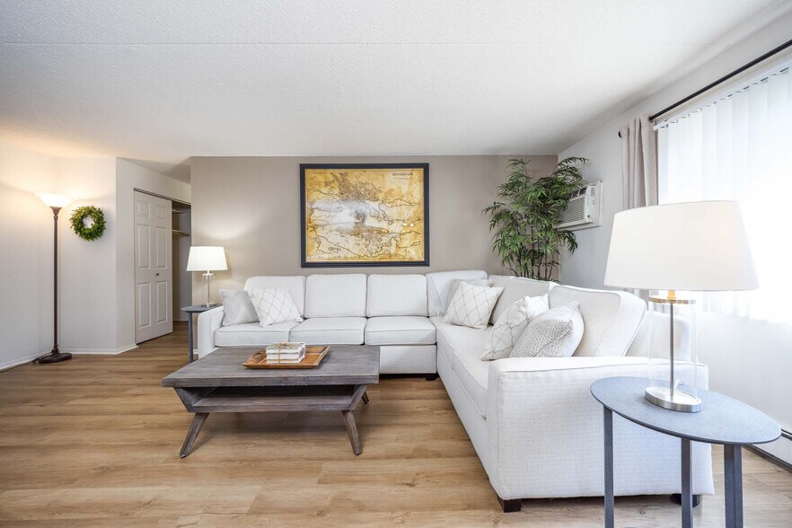 More Photos Of 815 E Grandview Blvd, Erie Apartments For Sale