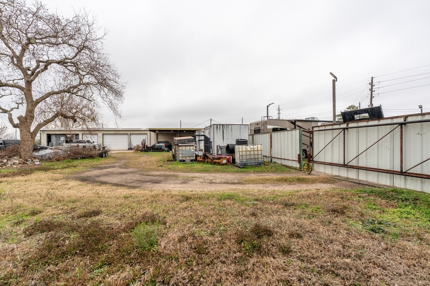 More Photos Of 17727 FM 2920 Rd, Tomball Auto Dealership For Sale