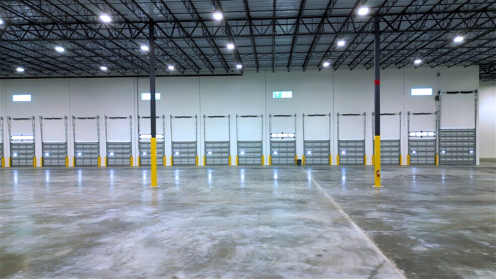 More Photos Of 7400 NW 79th Ave, Medley Unknown For Lease